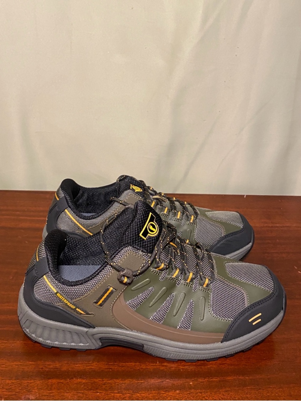 Orthofeet Avaion Waterproof Hiking Sneakers Olive size 2E-X-Wide size W9